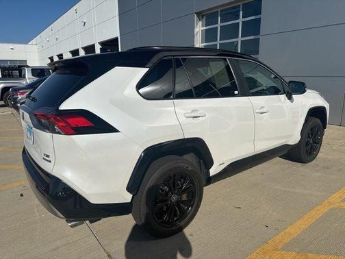 2023 Toyota RAV4 Hybrid SE