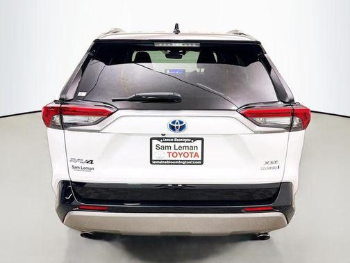 2023 Toyota RAV4 Hybrid SE