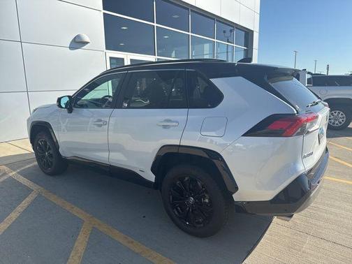 2023 Toyota RAV4 Hybrid SE