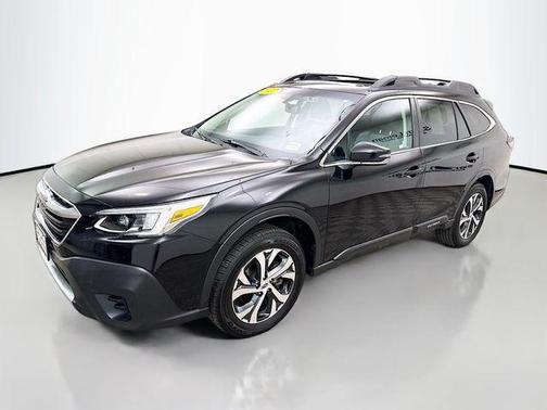 Crystal Black Silica 2022 Subaru Outback Limited