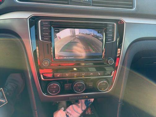 2018 Volkswagen Passat 2.0T R-Line