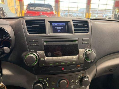 2011 Toyota Highlander SE