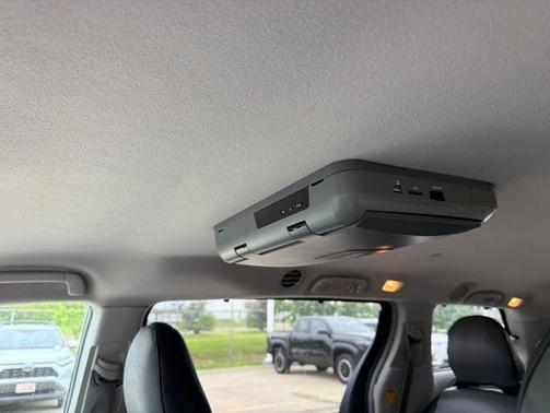 South Pacific Pearl 2012 Toyota Sienna LE