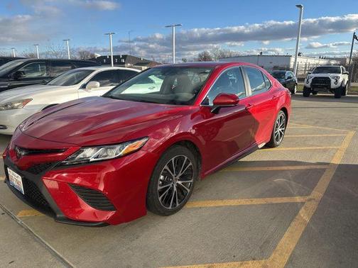 2020 Toyota Camry SE