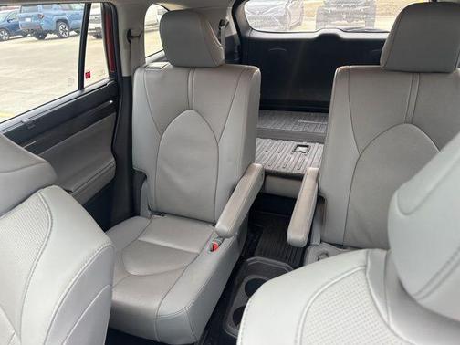 2021 Toyota Highlander Hybrid Limited