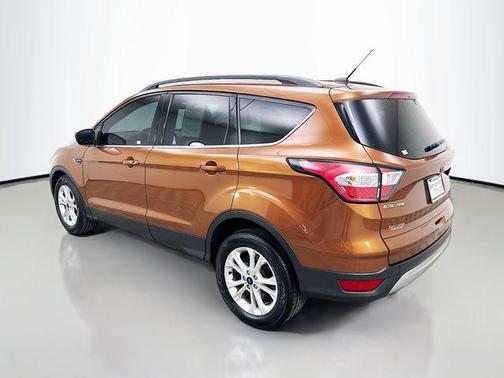 Ruby Red Metallic Tinted Clearcoat 2017 Ford Escape SE