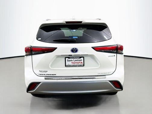 2021 Toyota Highlander Hybrid Platinum