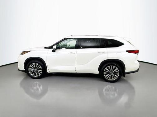 2021 Toyota Highlander Hybrid Platinum