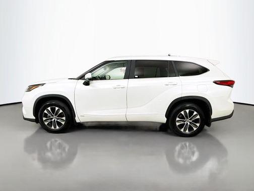 2023 Toyota Highlander Hybrid XLE