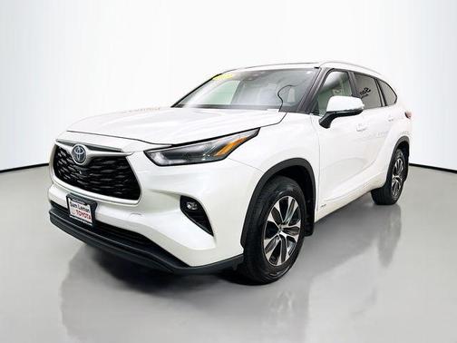 2023 Toyota Highlander Hybrid XLE
