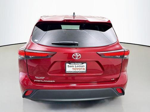 2024 Toyota Highlander LE