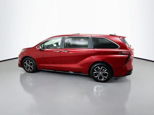 2025 Toyota Sienna Platinum