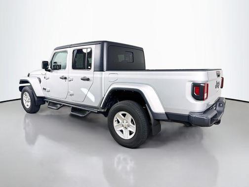 Silver Zynith Clearcoat 2022 Jeep Gladiator Sport S
