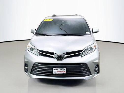 2020 Toyota Sienna XLE