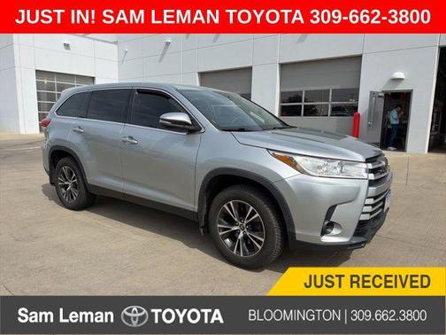 Celestial Silver Metallic 2019 Toyota Highlander LE