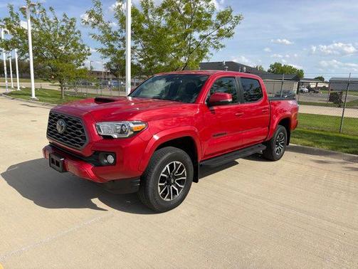 Barcelona Red Metallic 2022 Toyota Tacoma TRD Sport