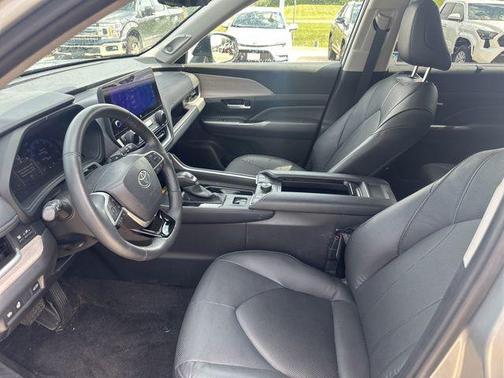 Celestial Silver Metallic 2024 Toyota Grand Highlander Platinum