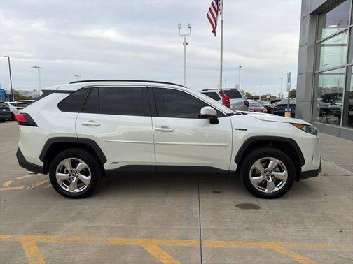 2021 Toyota RAV4 Hybrid XLE Premium