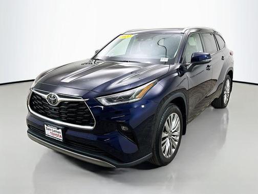 2022 Toyota Highlander Platinum