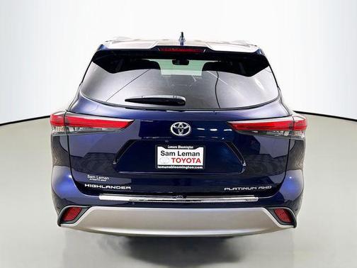 2022 Toyota Highlander Platinum