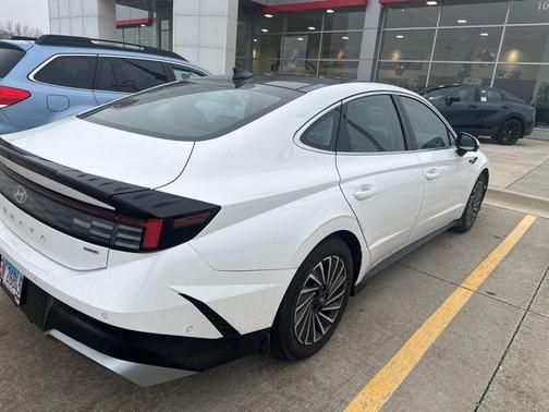 2024 Hyundai SONATA Hybrid Limited