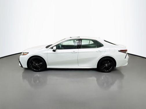 2024 Toyota Camry Hybrid SE