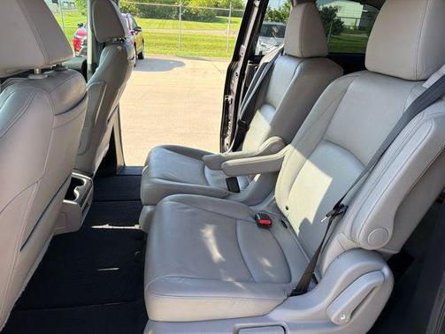 Gray 2018 Honda Odyssey EX-L