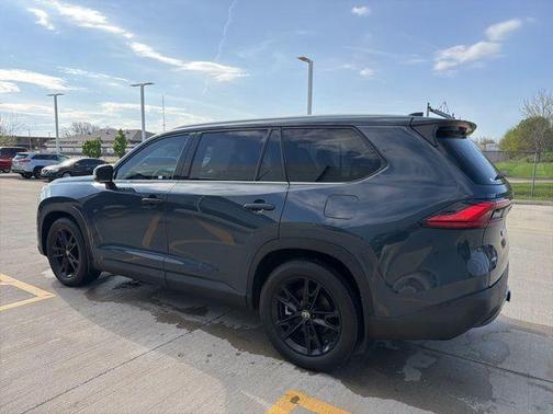 Cloud 2024 Toyota Grand Highlander Platinum