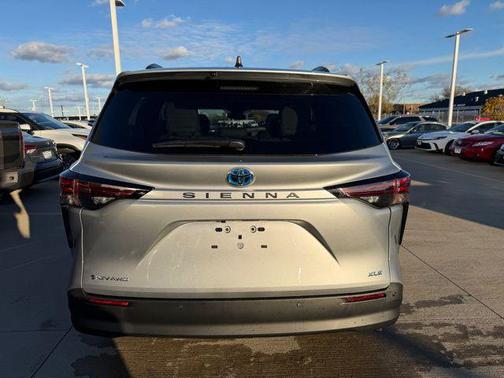 2025 Toyota Sienna XLE