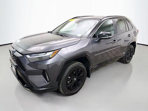 Blizzard Pearl/Midnight Black Metallic 2022 Toyota RAV4 Hybrid SE