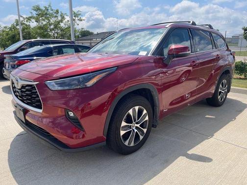 2022 Toyota Highlander Hybrid XLE