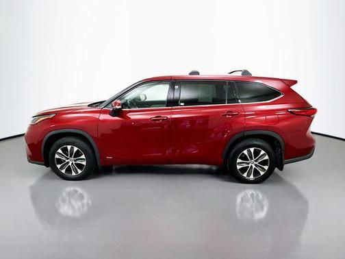 2022 Toyota Highlander Hybrid XLE