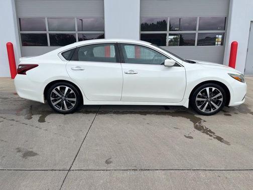 2017 Nissan Altima 2.5 SR