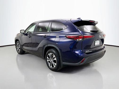 2025 Toyota Highlander XLE