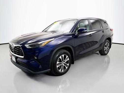 2025 Toyota Highlander XLE