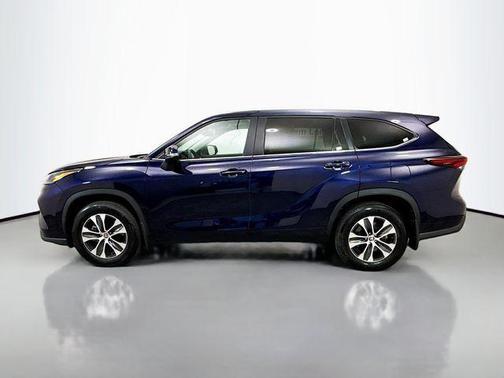 2025 Toyota Highlander XLE