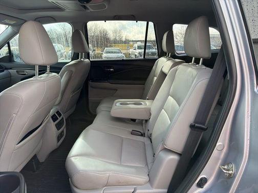 2020 Honda Pilot Touring 8-Passenger