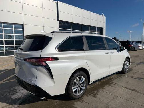 2024 Toyota Sienna Limited