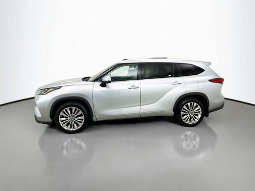2023 Toyota Highlander Platinum