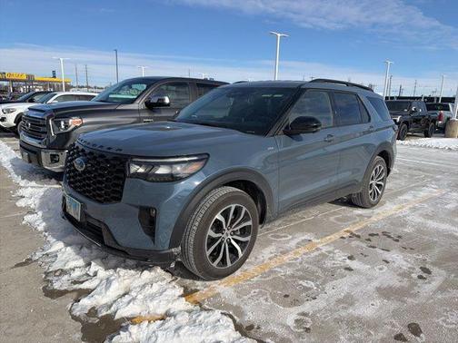 2025 Ford Explorer ST-Line