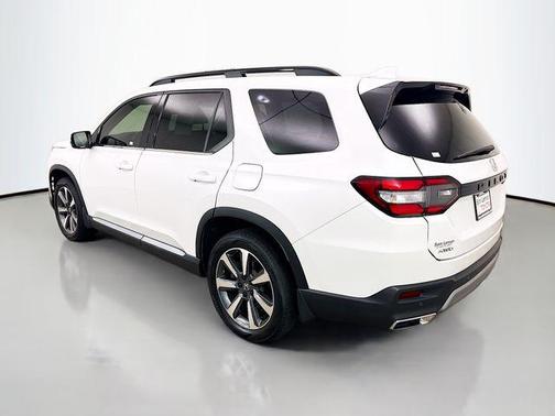 Platinum White Pearl 2024 Honda Pilot Elite