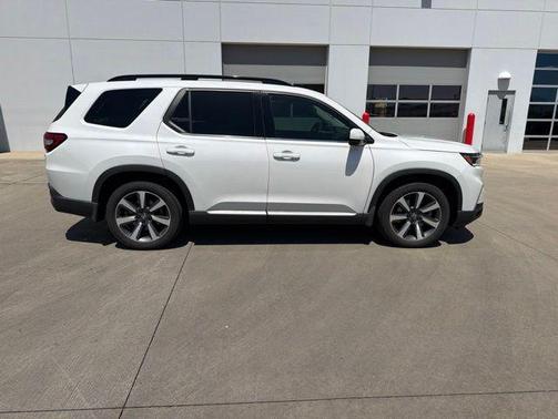Platinum White Pearl 2024 Honda Pilot Elite