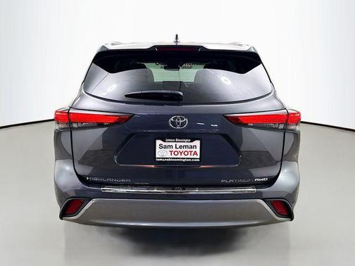 2022 Toyota Highlander Platinum