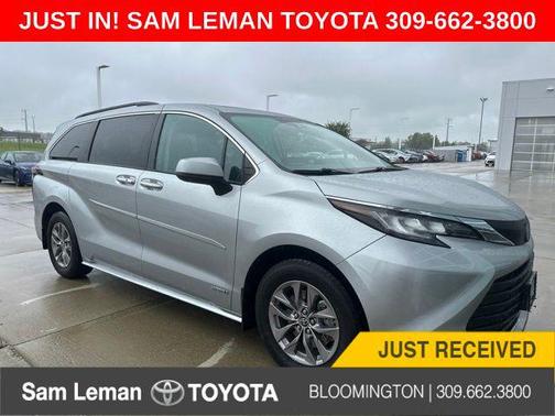 Celestial Silver Metallic 2021 Toyota Sienna XLE 7 Passenger