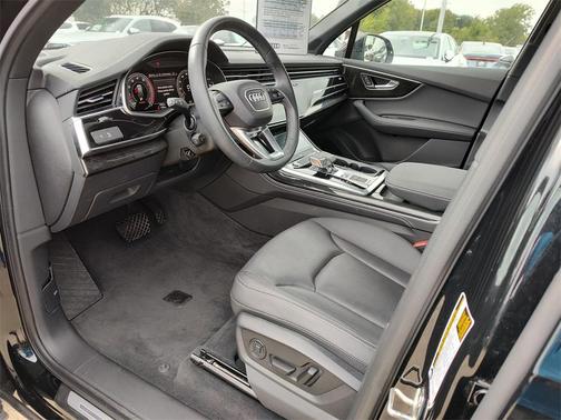 2025 Audi Q7 Premium Plus 55 TFSI quattro Tiptronic