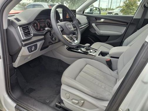 2024 Audi Q5 Premium Plus 40 TFSI quattro S tronic