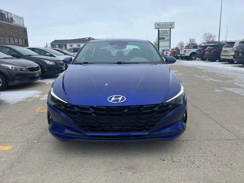 2021 Hyundai ELANTRA SE