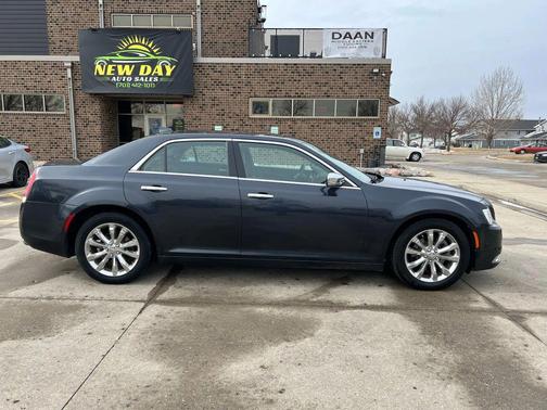 2017 Chrysler 300C Base