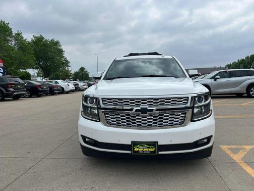 White 2016 Chevrolet Suburban LT