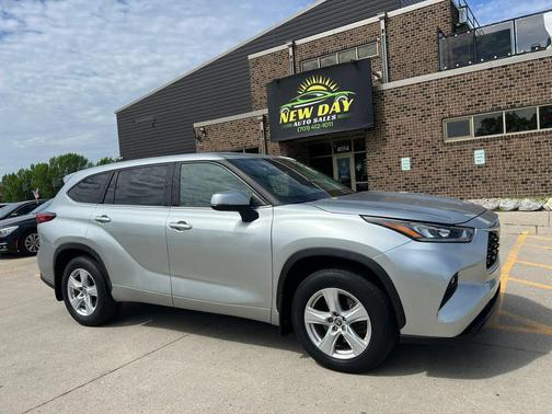 Celestial Silver Metallic 2020 Toyota Highlander LE